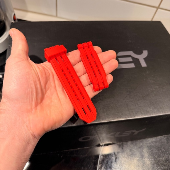 Bracelete Red Oakley - Picture 3 of 4